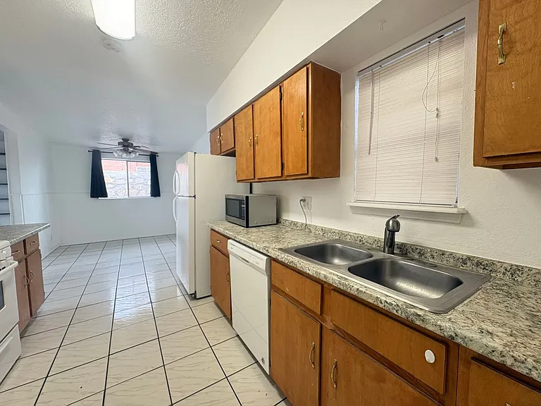 10316 Ashwood Dr — Photo 26