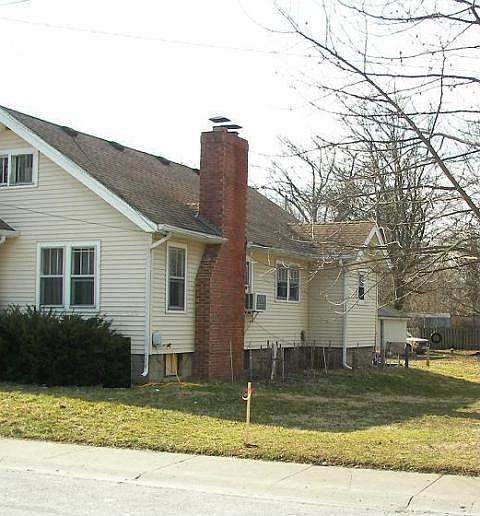 2nd image of 107 E College Ave