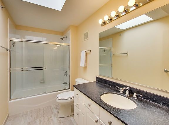 5th image of 1633 2nd St APT 505