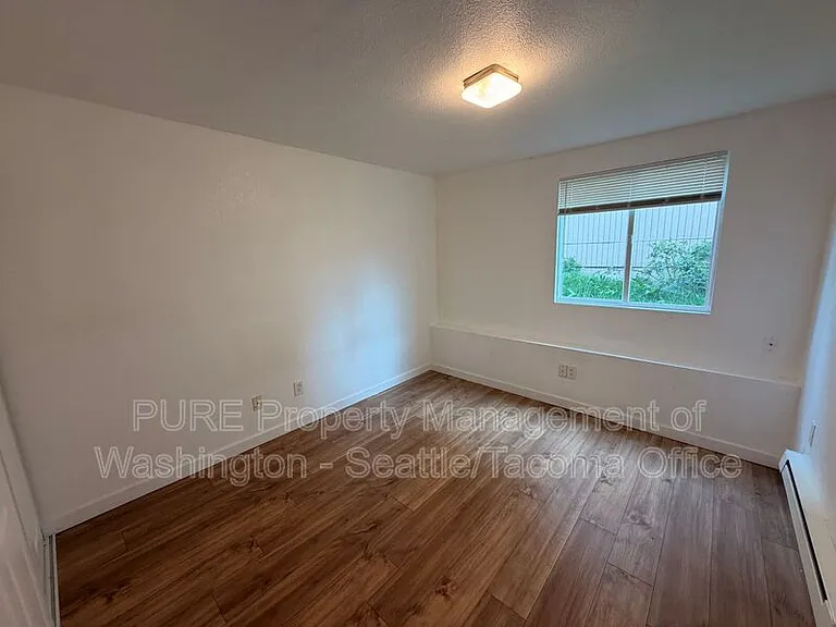 1706 E 56th St #2 — Photo 5