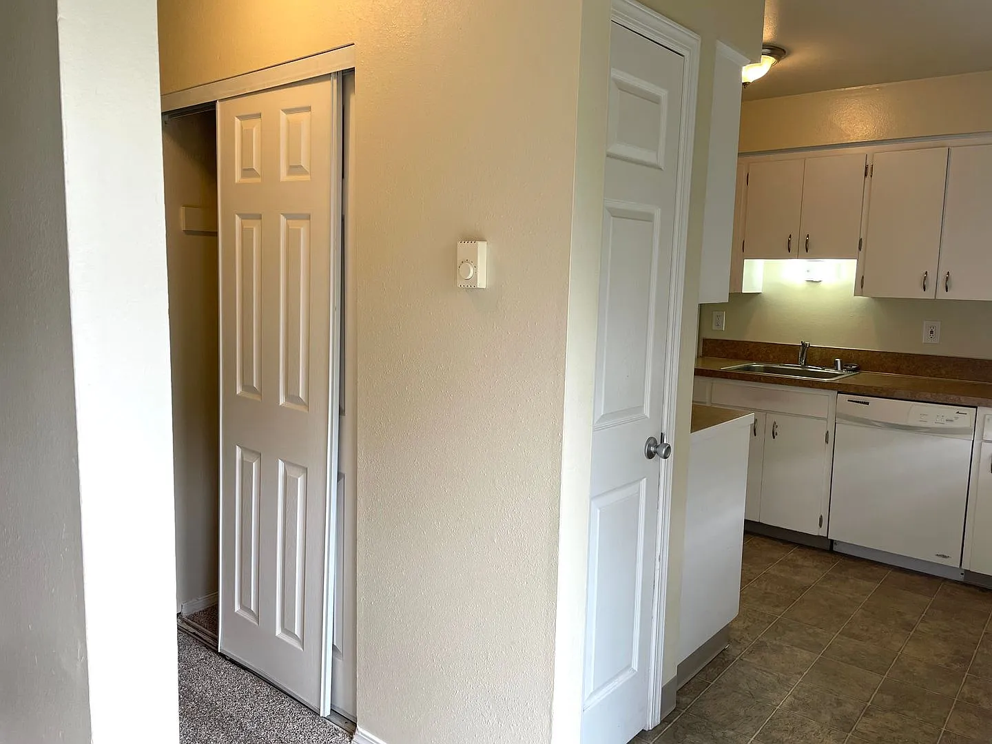 Sh8112-8114 — Photo 2