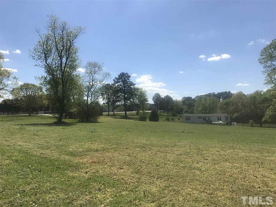 2nd image of 824 Old Crowder Dr