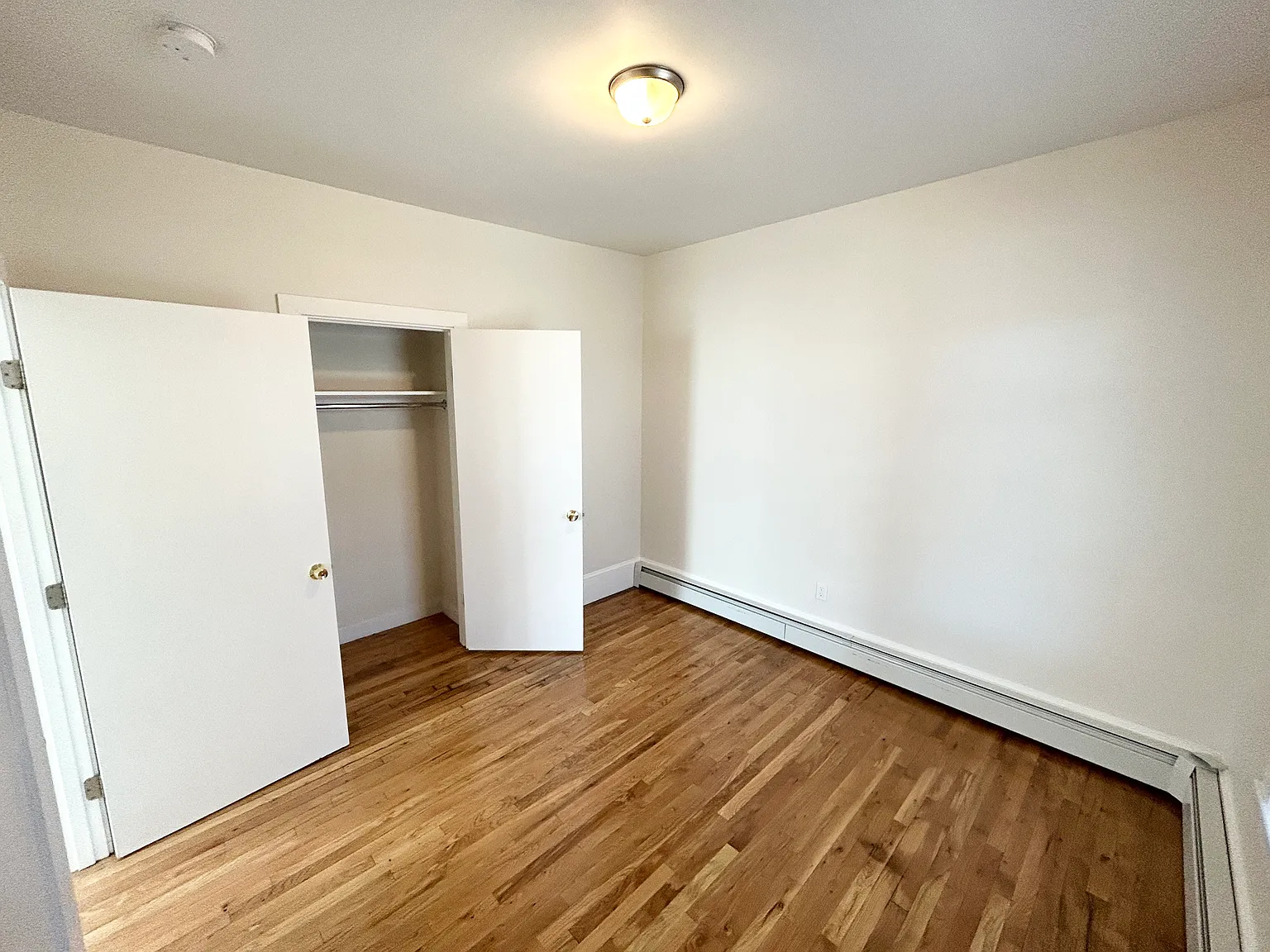 4 bed, 1350 sqft, $3,600 — Photo 4
