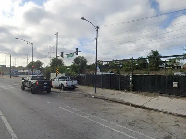 6856 S South Chicago Ave, Chicago, IL 60637