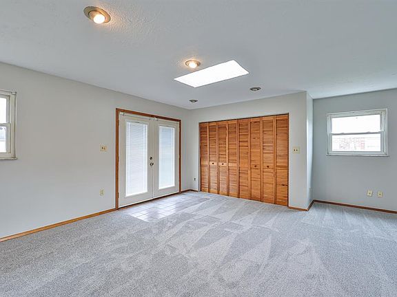 5th image of 356 Vinnedge Ave