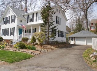 2 N Stonington Rd, Groton, CT 06355