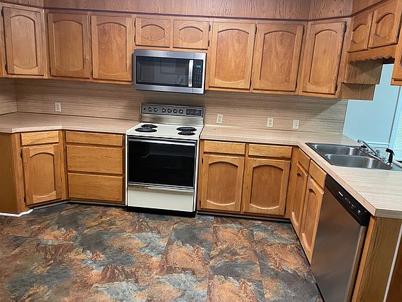 3rd image of 104 Apache Dr