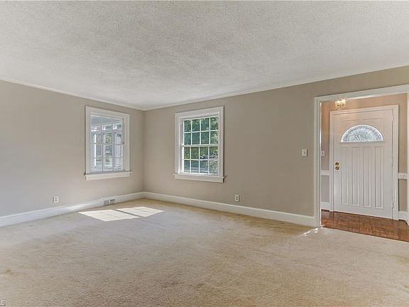 2nd image of 203 E Avondale Dr
