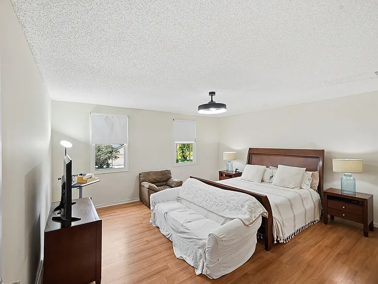 15073 Oak Chase Ct — Photo 26