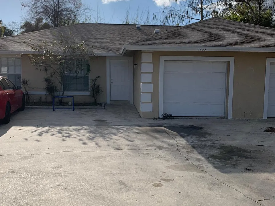 1491 Hawthorne Pl