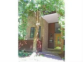 9225 Three Oaks Dr photo 1