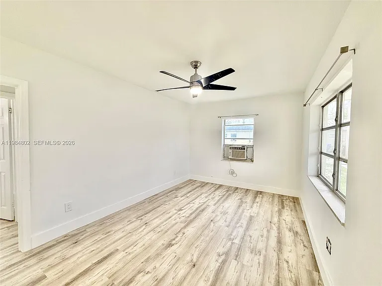 1942 NE 172nd St #1942 — Photo 2