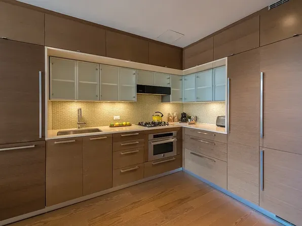 100 W 31st St, New York, NY
