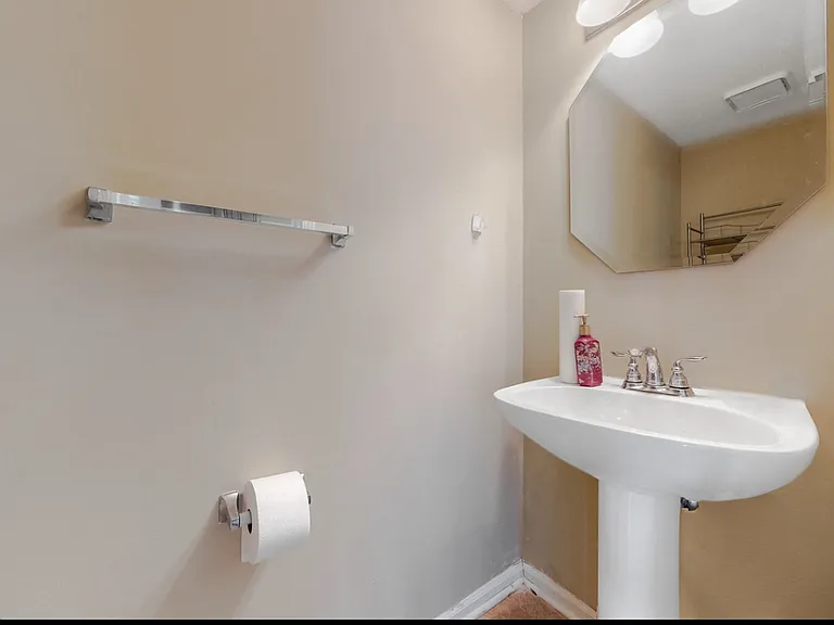 315 Bunker Hill Cir — Photo 6