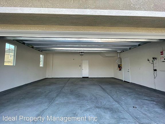 3rd image of 16025 Symphony Ln