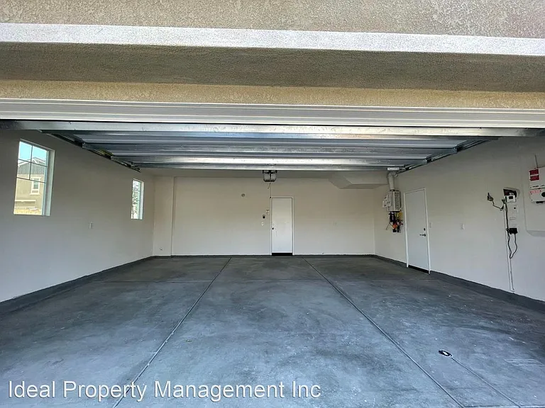 16025 Symphony Ln — Photo 3