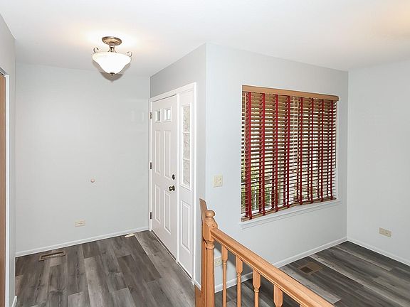 3rd image of 118 N Knollwood Dr