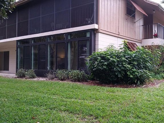 3rd image of 190 Hickory Woods Ct APT 9C