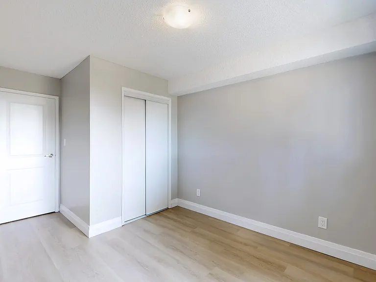 126 Bay St — Photo 15
