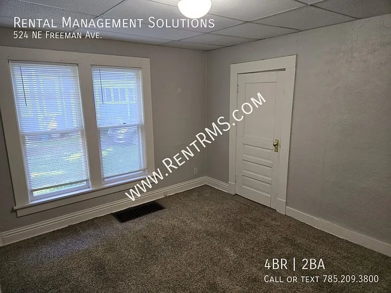 524 NE Freeman Ave — Photo 16
