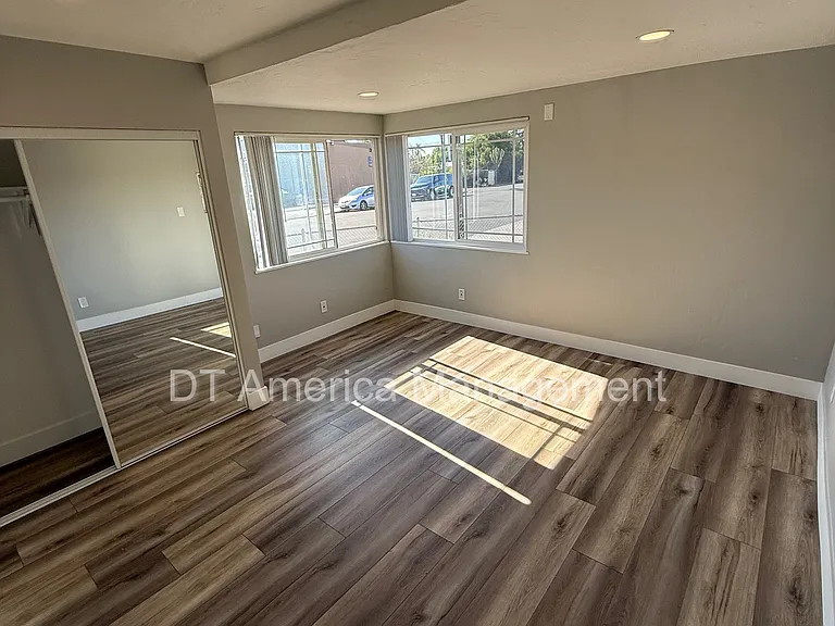 6405 Zena Dr — Photo 21