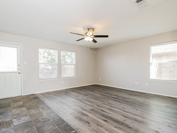 3rd image of 2437 Clairborne Dr