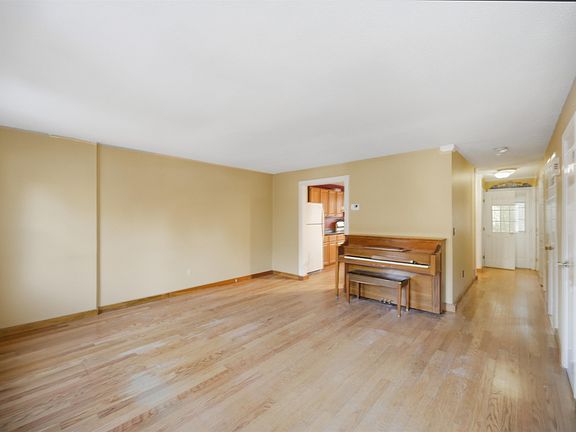 4th image of 20 Tanglewood Drive