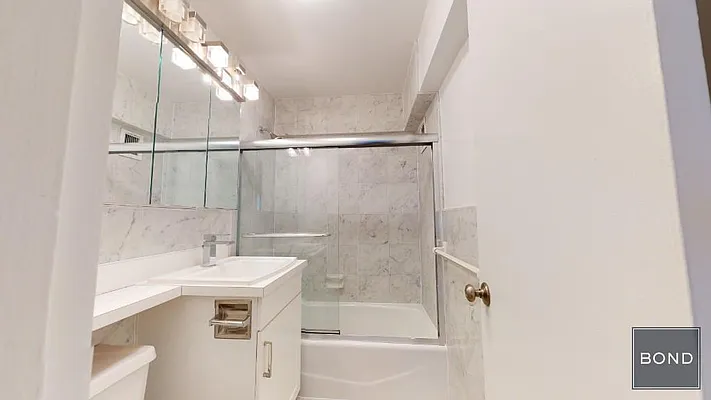 Rented by Bond New York | media 22