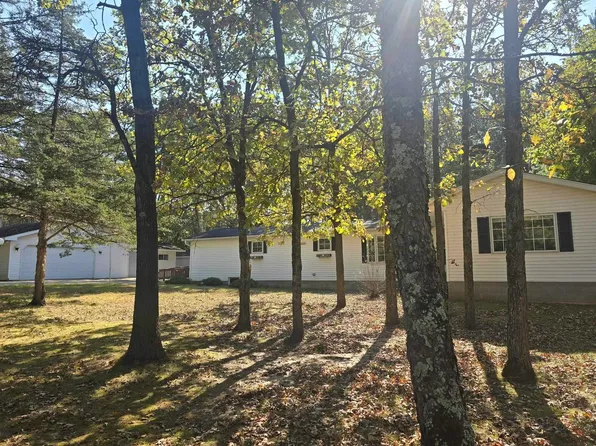 W7157 S Oakwood Cir, Neshkoro, WI 54960