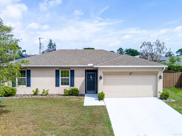 2350 SE Calcutta Circle, Port St Lucie, FL 34952