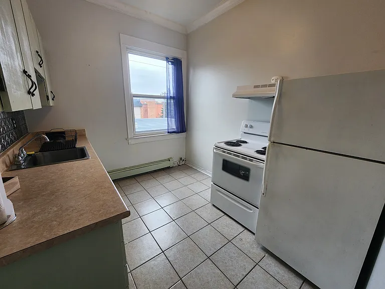 343 Elgin St #A — Photo 2
