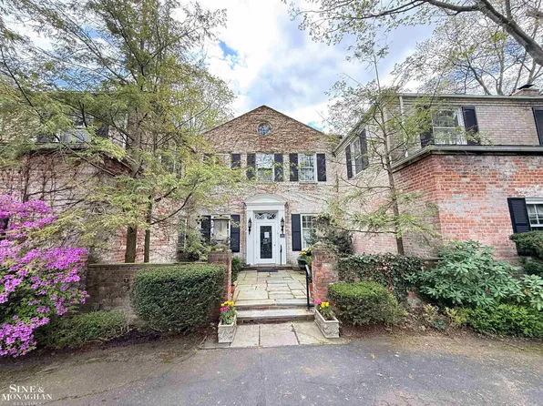 481 Kercheval Ave, Grosse Pointe Farms, MI 48236