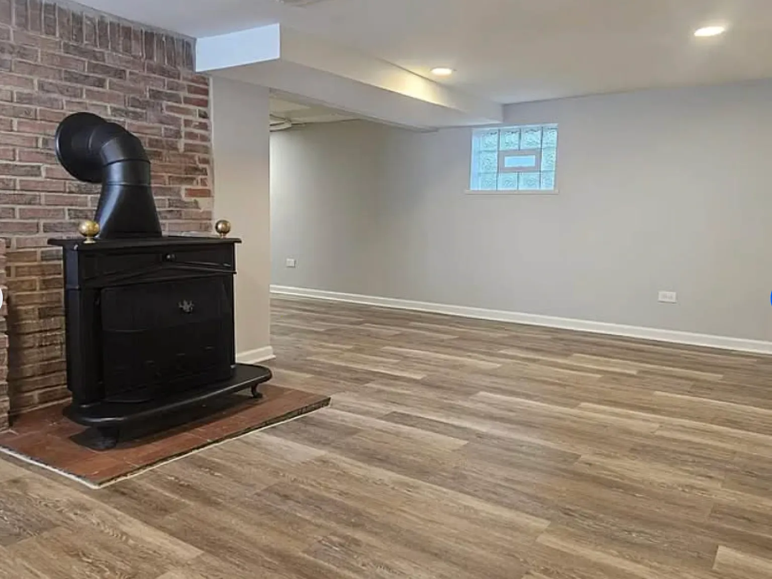 3 bed, 960 sqft, $1,900 — Photo 4