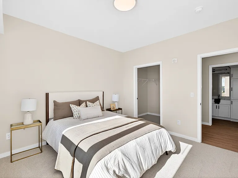 Grand 52 Apartments — Photo 14