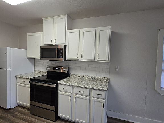 5th image of 118 MAURINE DR