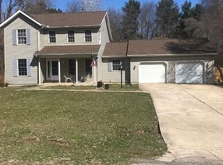 10621 Appletree Ln, Osceola, IN 46561