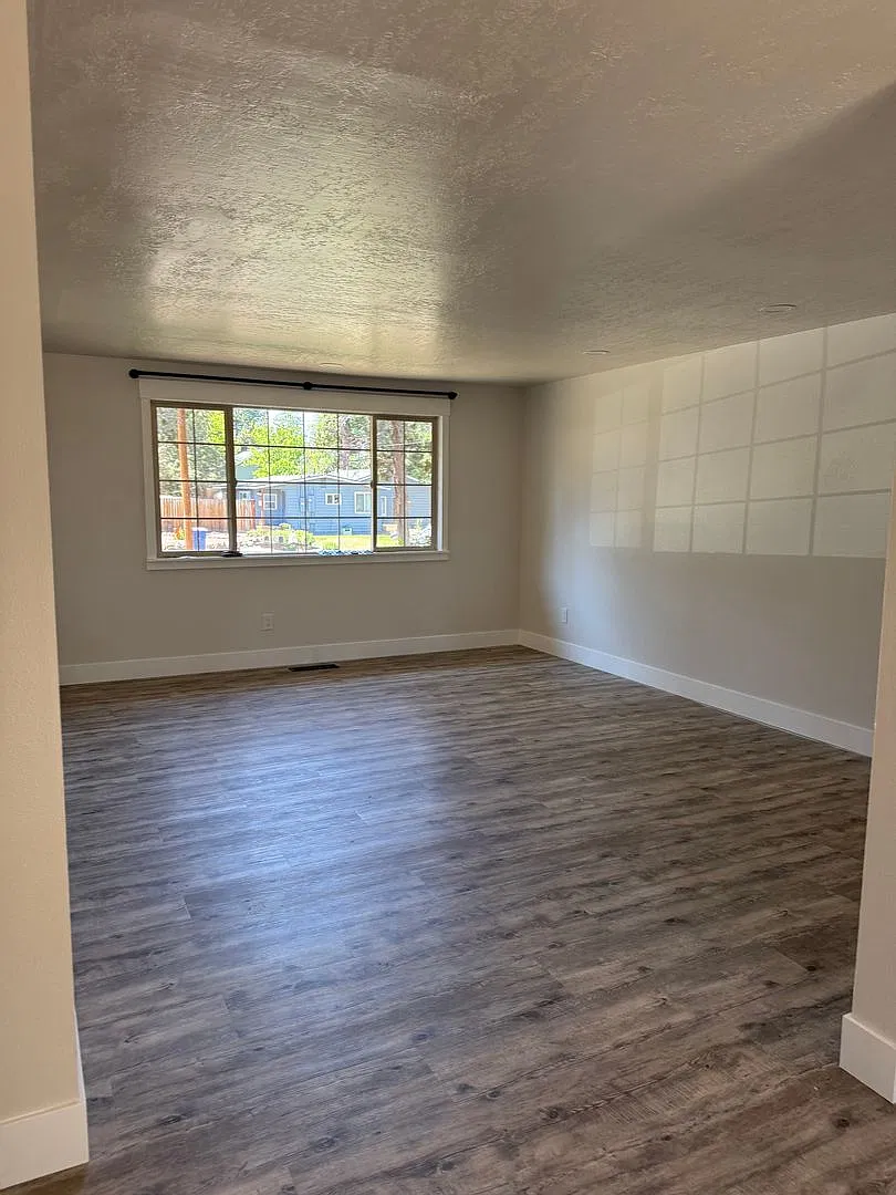Updated Duplex in SE Bend — Photo 2