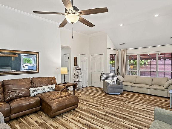 2nd image of 16597 Arbor Dr