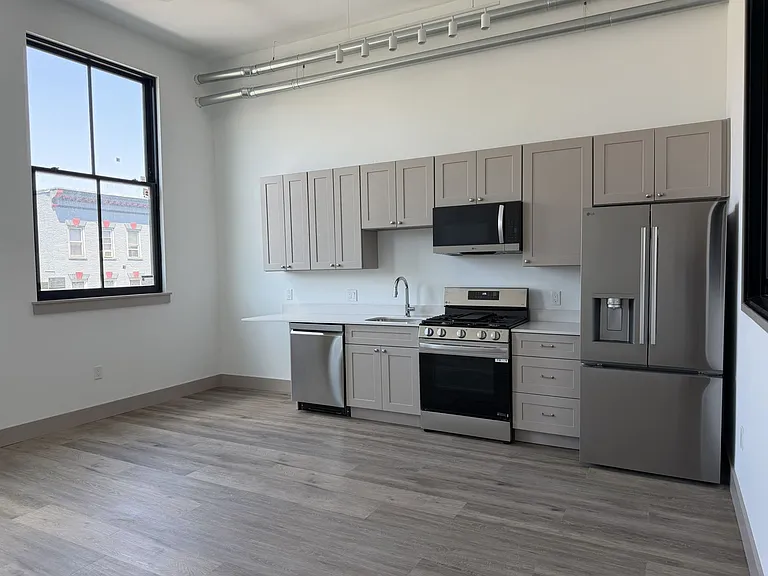 Five Point Flats — Photo 3