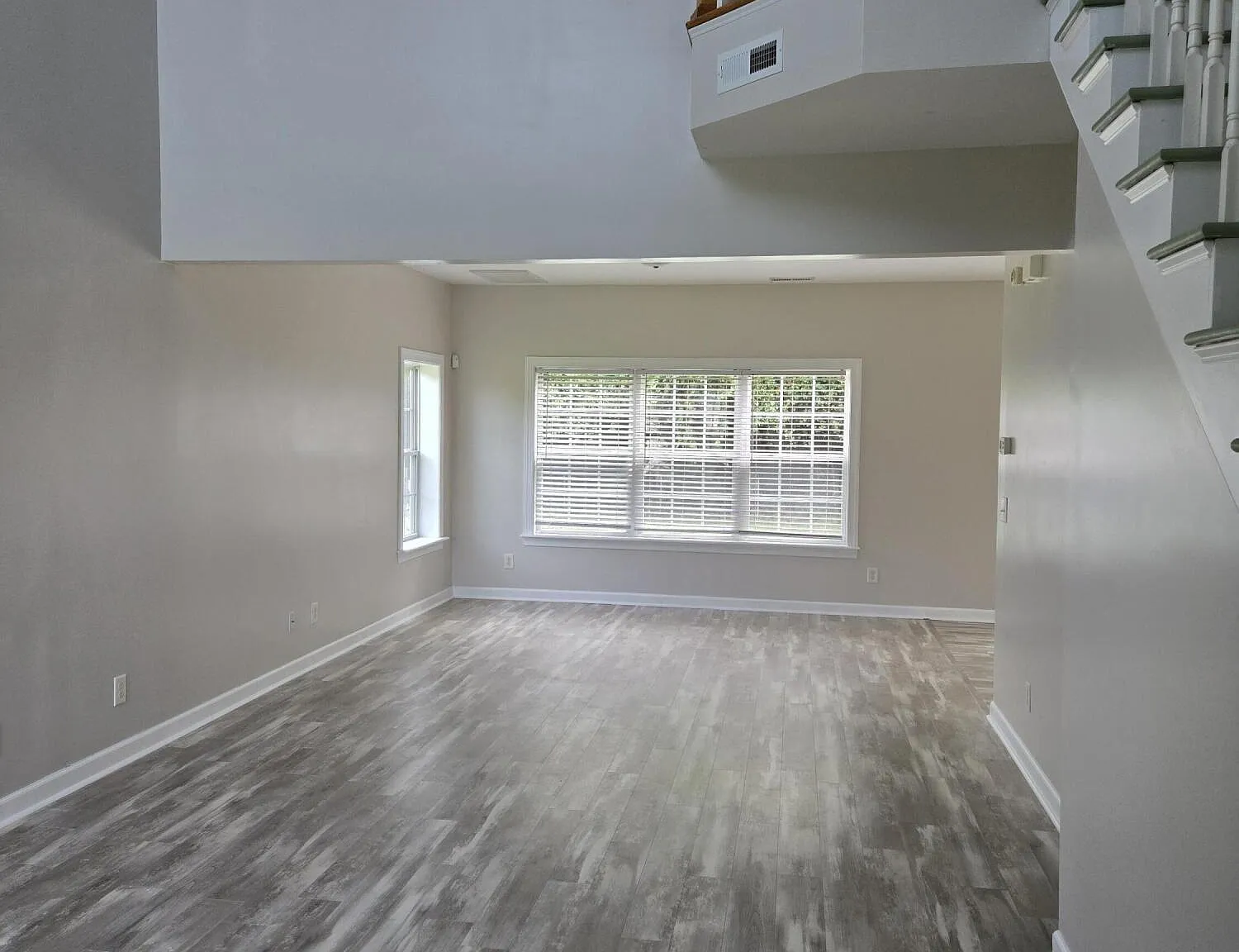 4 bed, 2.5 bath, $2,100 — Photo 4