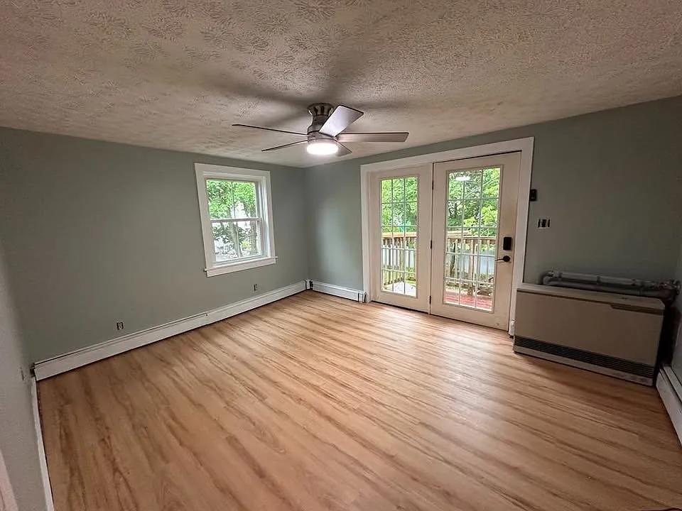 2 bed, 1000 sqft, $1,700 — Photo 2