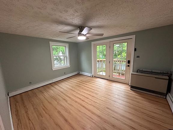 2nd image of 25 Beech St