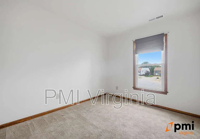 202 Stonehall Ct — Photo 28