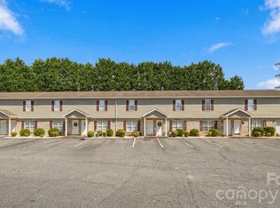 102 King Henry Ln, Granite Falls, NC 28630