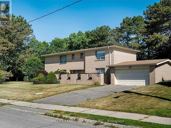 2nd image of 2 Royal Oak Dr