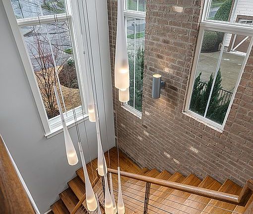 Suspended staircase & lights