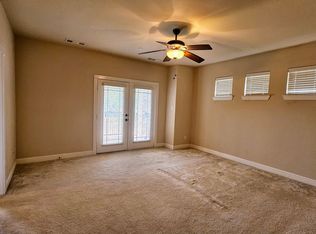 950 Brook Forest Ln, Euless, TX 76039