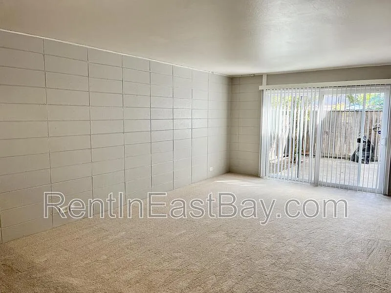 2 bed, 1.5 bath, 950 sqft, $2,300 — Photo 4