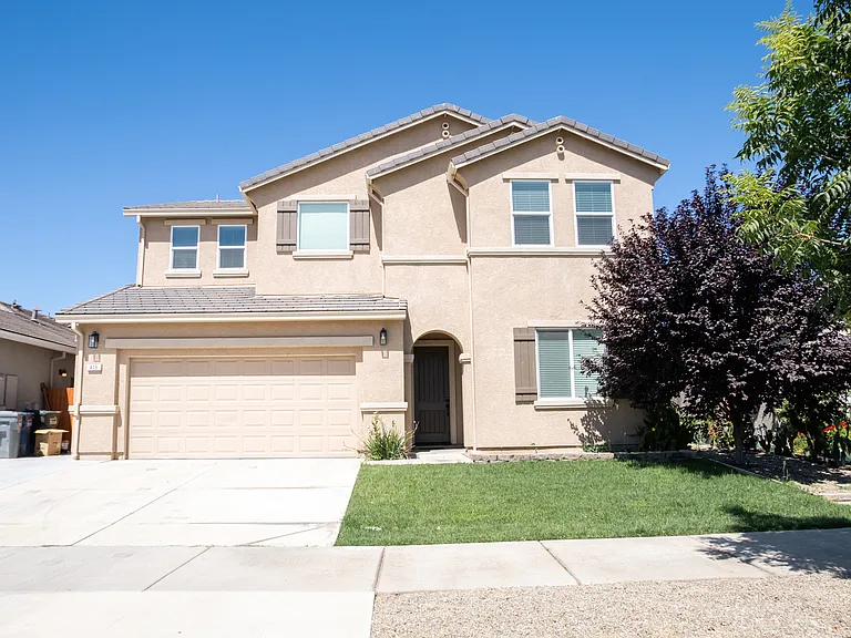 419 Daffodil Dr #2 — Photo 1