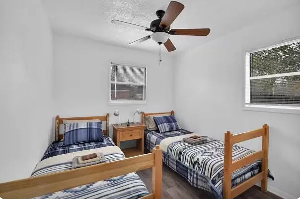 4 bed, 1263 sqft, $4,899 — Photo 3
